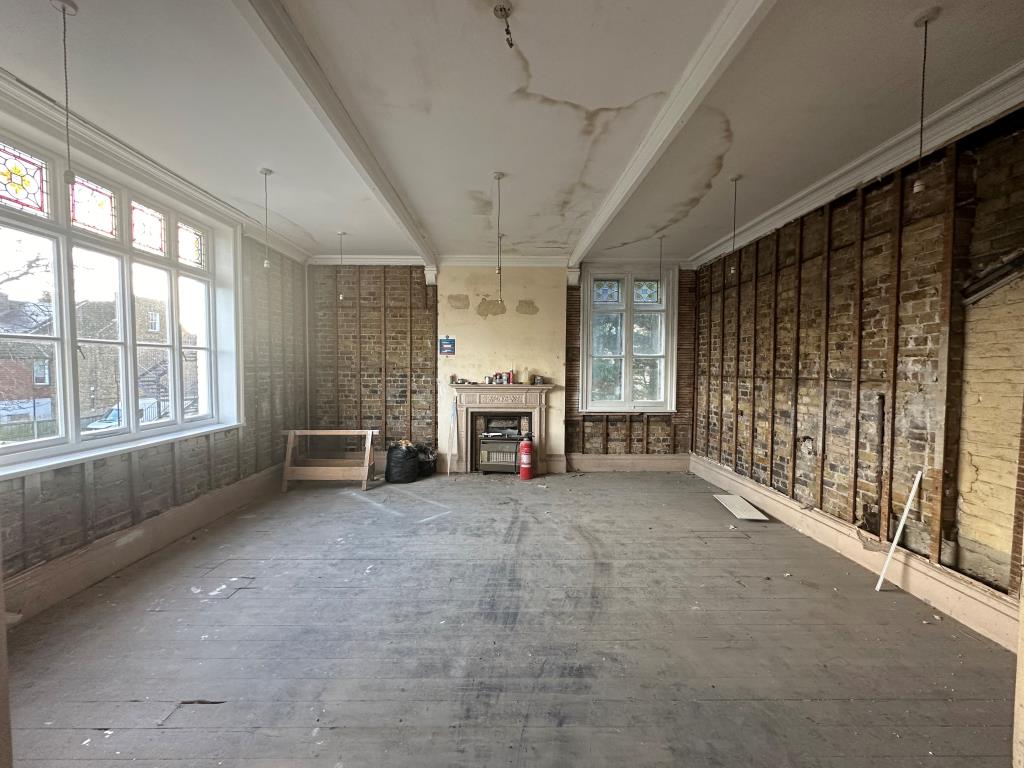 Lot: 89 - PERIOD PROPERTY WITH PLANNING FOR SEVEN FLATS - Large room stripped back to brick with fireplace